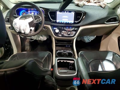 Zdjęcie 8 z 12 samochodu: 2023 CHRYSLER PACIFICA LIMITED VIN:2C4RC1GG2PR560870 - miniatura
