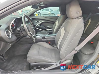 Zdjęcie 7 z 12 samochodu: 2017 CHEVROLET CAMARO LT VIN:1G1FB1RS6H0180104 - miniatura