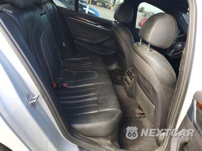 Zdjęcie 10 z 12 samochodu: 2017 BMW 530 XI VIN:WBAJA7C38HG903741 - miniatura
