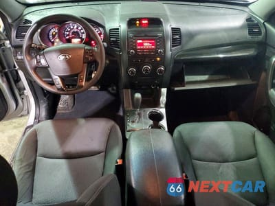 Zdjęcie 8 z 12 samochodu: 2011 KIA SORENTO BASE VIN:5XYKTDA15BG008932 - miniatura