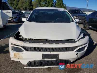 Piąte zdjęcie samochodu w środku: 2016 KIA FORTE LX VIN:KNAFK4A67G5551342 - miniatura