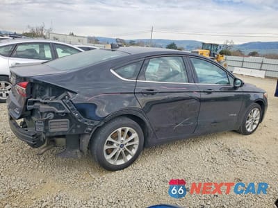 Trzecie zdjęcie samochodu z tyłu: 2019 FORD FUSION SE VIN:3FA6P0LUXKR135032 - miniatura