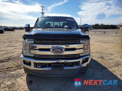 Piąte zdjęcie samochodu w środku: 2017 FORD F350 SUPER DUTY VIN:1FT8W3BT2HEF31757 - miniatura