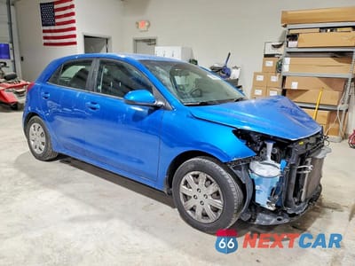 Czwarte zdjęcie samochodu z boku: 2021 KIA RIO S VIN:3KPA25AD1ME379164 - miniatura