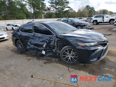 Czwarte zdjęcie samochodu z boku: 2022 TOYOTA CAMRY HYBRID SE VIN:4T1G31AK5NU573435 - miniatura