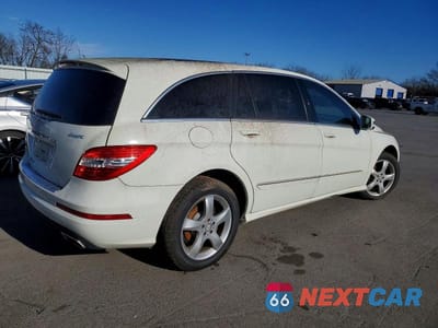 Trzecie zdjęcie samochodu z tyłu: 2011 MERCEDES-BENZ R 350 4MATIC VIN:4JGCB6FEXBA119356 - miniatura