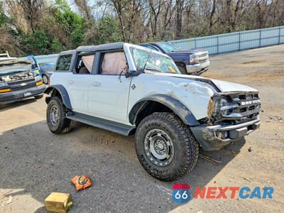 Czwarte zdjęcie samochodu z boku: 2025 FORD BRONCO OUTER BANKS VIN:1FMEE8BP1SLA68546 - miniatura