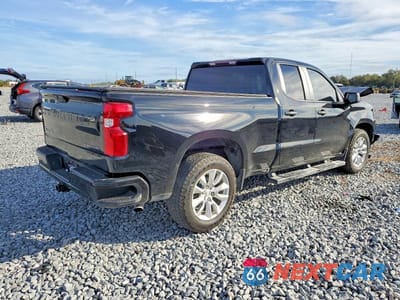 Trzecie zdjęcie samochodu z tyłu: 2022 CHEVROLET SILVERADO LTD C1500 CUSTOM VIN:1GCRWBEK3NZ202359 - miniatura