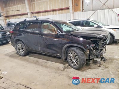 Czwarte zdjęcie samochodu z boku: 2021 TOYOTA HIGHLANDER HYBRID PLATINUM VIN:5TDEBRCH6MS063578 - miniatura
