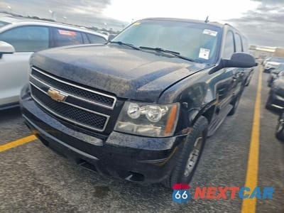 Drugie zdjęcie samochodu z przodu: 2010 CHEVROLET SUBURBAN K1500 LS VIN:1GNUKHE31AR225576 - miniatura