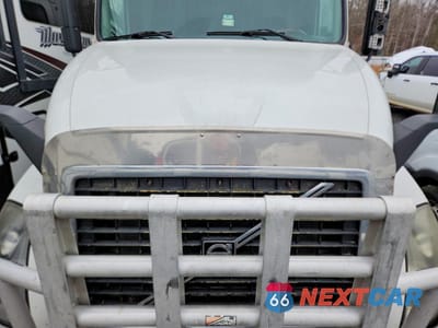 Zdjęcie 7 z 10 samochodu: 2006 VOLVO VN VNL VIN:4V4NC9GH46N425072 - miniatura