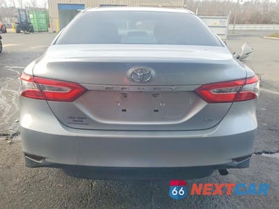 Zdjęcie 6 z 13 samochodu: 2018 TOYOTA CAMRY LE VIN:4T1B11HK5JU032465 - miniatura
