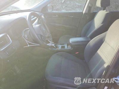 Zdjęcie 7 z 12 samochodu: 2018 KIA SORENTO LX VIN:5XYPGDA50JG399404 - miniatura