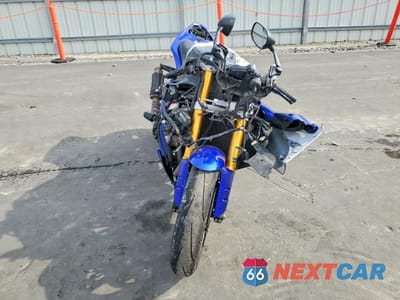 Drugie zdjęcie samochodu z przodu: 2011 YAMAHA YZFR1 VIN:JYARN23E3BA010543 - miniatura