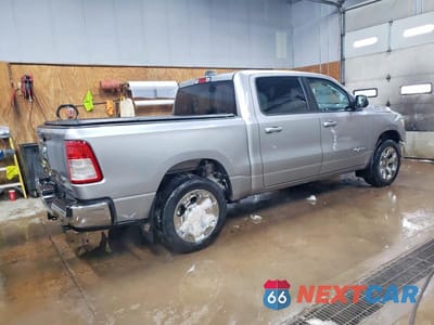 Trzecie zdjęcie samochodu z tyłu: 2022 RAM 1500 BIG HORN VIN:1C6SRFFT4NN385034 - miniatura