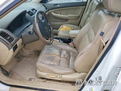 Zdjęcie 7 z 11 samochodu: 2005 HONDA ACCORD EX VIN:1HGCM56825A004114 - miniatura