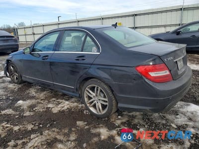 Drugie zdjęcie samochodu z przodu: 2013 MERCEDES-BENZ C 300 4MATIC VIN:WDDGF8AB6DA839538 - miniatura