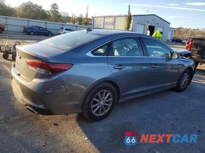 Trzecie zdjęcie samochodu z tyłu: 2019 HYUNDAI SONATA SE VIN:5NPE24AF2KH757188 - miniatura