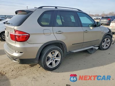 Trzecie zdjęcie samochodu z tyłu: 2012 BMW X5 VIN:5UXZW0C52CL663889 - miniatura