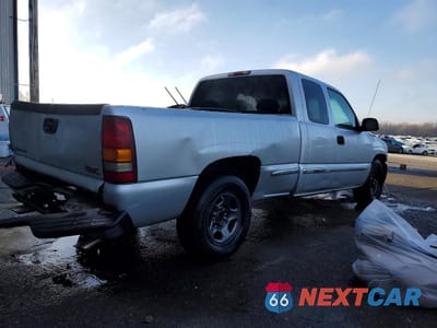 Trzecie zdjęcie samochodu z tyłu: 1999 GMC NEW SIERRA C1500 VIN:2GTEC19T4X1531944 - miniatura