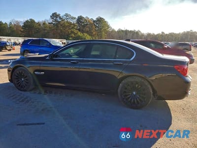 Drugie zdjęcie samochodu z przodu: 2010 BMW 750 I VIN:WBAKA8C58ACY36096 - miniatura
