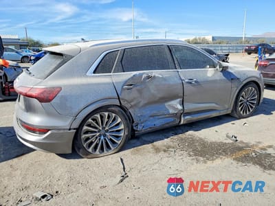 Trzecie zdjęcie samochodu z tyłu: 2019 AUDI E-TRON PRESTIGE VIN:WA1VABGE7KB017704 - miniatura