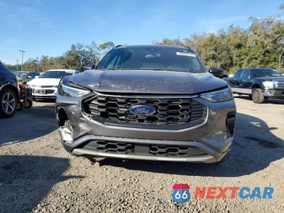 Piąte zdjęcie samochodu w środku: 2023 FORD ESCAPE ST LINE VIN:1FMCU0MN2PUA85641 - miniatura