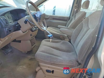 Zdjęcie 7 z 13 samochodu: 2000 CHRYSLER TOWN & COUNTRY LX VIN:1C4GP44GXYB713819 - miniatura