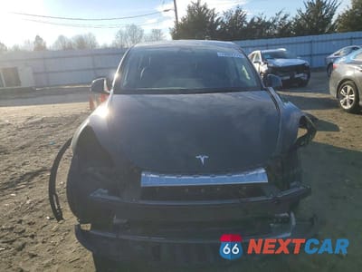 Piąte zdjęcie samochodu w środku: 2022 TESLA MODEL Y VIN:7SAYGDEE8NF376032 - miniatura