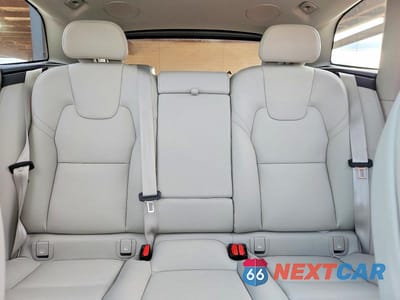 Zdjęcie 10 z 14 samochodu: 2023 VOLVO XC60 PLUS VIN:YV4L12DN3P1319549 - miniatura