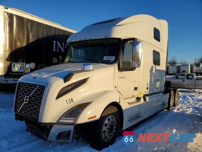 Drugie zdjęcie samochodu z przodu: 2022 VOLVO VNL SEMI TRUCK VIN:4V4NC9EH0NN306176 - miniatura