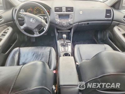 Zdjęcie 8 z 13 samochodu: 2006 HONDA ACCORD EX VIN:1HGCM56866A081537 - miniatura