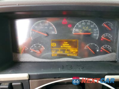 Zdjęcie 8 z 10 samochodu: 2017 VOLVO VN VNL VIN:4V4NC9EH3HN964949 - miniatura