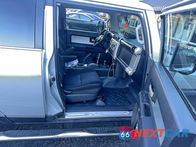 Piąte zdjęcie samochodu w środku: 2007 TOYOTA FJ CRUISER VIN:JTEBU11F170094210 - miniatura