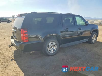 Trzecie zdjęcie samochodu z tyłu: 2013 CHEVROLET SUBURBAN C1500 LT VIN:1GNSCJE0XDR266780 - miniatura