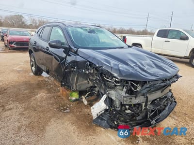 Czwarte zdjęcie samochodu z boku: 2025 CHEVROLET TRAX 1LT VIN:KL77LHEP6SC242090 - miniatura