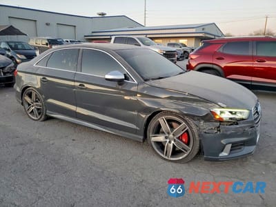 Czwarte zdjęcie samochodu z boku: 2017 AUDI S3 PREMIUM PLUS VIN:WAUB1GFF6H1033789 - miniatura