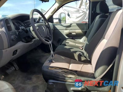 Zdjęcie 7 z 12 samochodu: 2009 CHEVROLET SILVERADO UTILITY / SERVICE TRUCK VIN:1GBJC74K39E109217 - miniatura