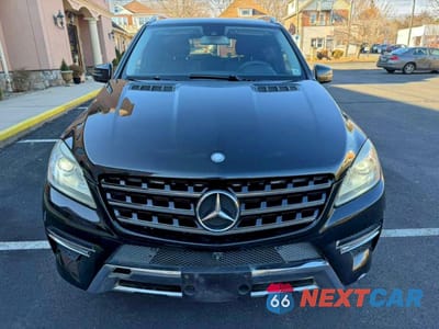 Zdjęcie 8 z 11 samochodu: 2014 MERCEDES-BENZ ML 550 4MATIC VIN:4JGDA7DB5EA341748 - miniatura