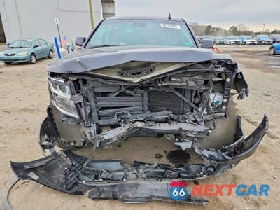 Piąte zdjęcie samochodu w środku: 2019 CHEVROLET TAHOE K1500 LT VIN:1GNSKBKC2KR363928 - miniatura