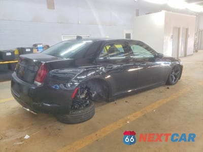 Trzecie zdjęcie samochodu z tyłu: 2022 CHRYSLER 300 S VIN:2C3CCABGXNH190837 - miniatura