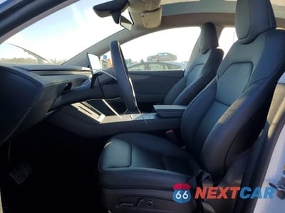 Zdjęcie 7 z 13 samochodu: 2026 TESLA MODEL Y VIN:7SAYGDED9TA500973 - miniatura