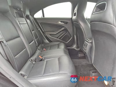 Zdjęcie 10 z 13 samochodu: 2018 MERCEDES-BENZ CLA 250 VIN:WDDSJ4EB2JN598903 - miniatura