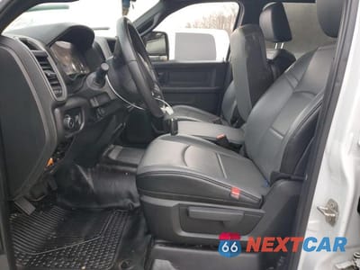Zdjęcie 7 z 12 samochodu: 2024 RAM 3500 TRADESMAN 4X4 8' BOX VIN:3C63R3GJ4RG242521 - miniatura