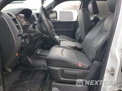 Zdjęcie 7 z 12 samochodu: 2024 RAM 3500 TRADESMAN 4X4 8' BOX VIN:3C63R3GJ4RG242521 - miniatura