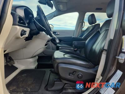 Zdjęcie 7 z 12 samochodu: 2020 CHRYSLER PACIFICA TOURING L VIN:2C4RC1BG0LR104948 - miniatura