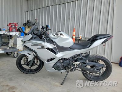 Trzecie zdjęcie samochodu z tyłu: 2025 KAWASAKI EX500 H VIN:ML5EXGH14SDA57642 - miniatura