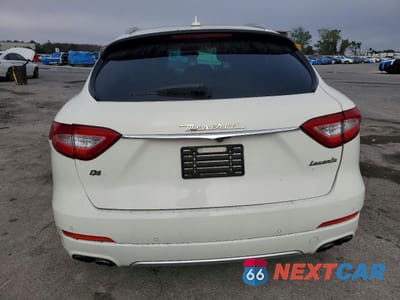 Zdjęcie 6 z 14 samochodu: 2017 MASERATI LEVANTE LUXURY VIN:ZN661XUL5HX256477 - miniatura