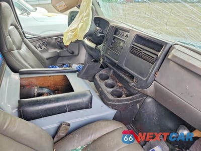 Zdjęcie 8 z 12 samochodu: 2006 CHEVROLET EXPRESS 2500 UTILITY / SERVICE VAN VIN:1GCGG25V261163827 - miniatura