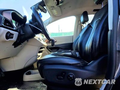 Zdjęcie 7 z 14 samochodu: 2017 CHRYSLER PACIFICA TOURING L VIN:2C4RC1BG3HR752243 - miniatura